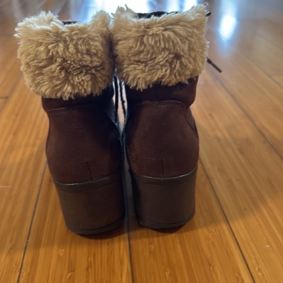 WOMEN'S LACE UP BOOTS - Picture 4 of 6